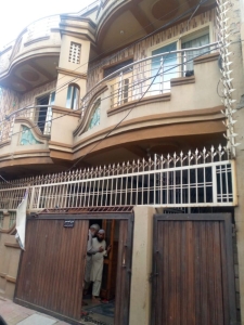 Ghouri Town Phase 4c/2  Near Fawara Chowk 5 Marla Double story house for sale 