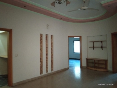 1 KANAL RESIDENTIAL HOUSE IN D BLOCK NEAR TO PARK