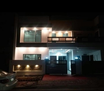 BRAND NEW 10 MARLA  HOUSE  AVAILABLE FOR SALE   BAHRIA TOWN 👈