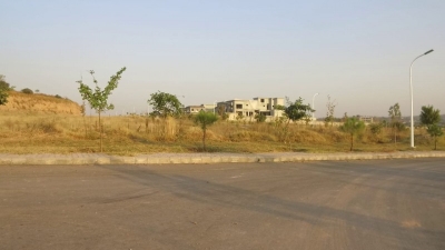 10 Marla Plot for sale  in Gulberg Green Islamabad