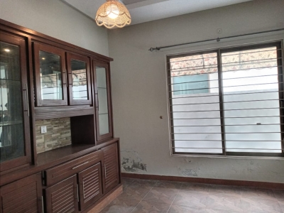 luxury 10 Marla House available for Rent  in E-11/1 Islamabad 