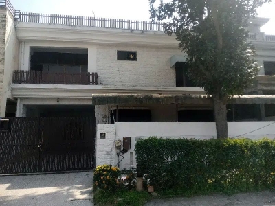 12 Marla Full House Available for Rent In I 8 Islamabad