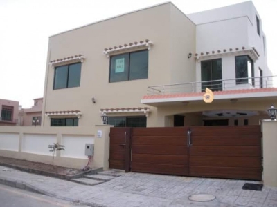 House available For Sale in F-11 Markaz Islamabad