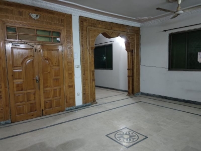 Gas, Pani, Bejli 10 marly ist portion for rent at Ghauri town face 3 Islamabad