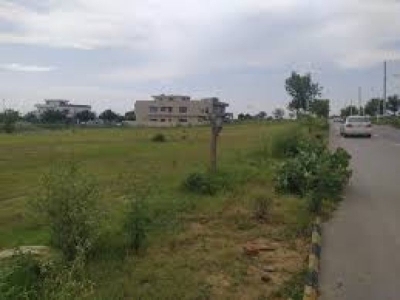 AE  Block 7 Marla Plot for sale in Gulberg Greens Islamabad