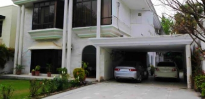 35x80 House with a sophisticated architectural design for sale in i-8 Islamabad.