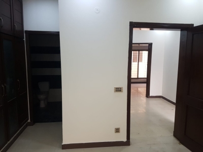 10 Marla House for Rent in Bahria Town Lahore