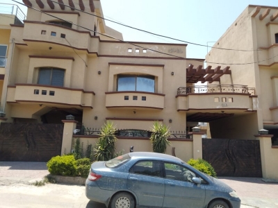 Elegant10 marla house for sale in Gulraiz housing scheme phase 2 Chaklala Rawalpindi