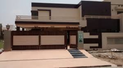 10 Marla Luxurious House Available For Sale in F-11/2  Islamabad