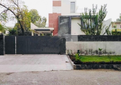 14 Marla Beautifull House Available For Sale in F-10/3  Islamabad