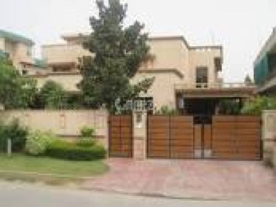 THREE KANAL HOUSE FOR SALE IN MAIN PARK ROAD F 8/2 ISLAMABAD