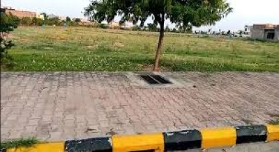 Developed 10 Marla plot  Available for sale in Gulberg Residencia  Islamabad
