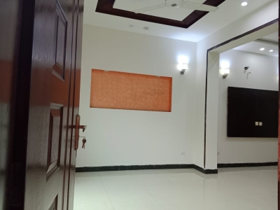 8 Marla Upper Portion for Rent in Bahria Town Lahore