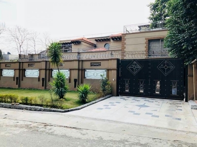 Beautifully Designed Well Constructed 2 Kanal  Double Story House Available For Sale In  F-7/ Islamabad