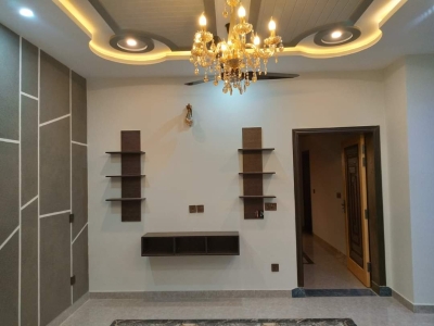 I sector 8 Marla beautiful house for sale in Bahria Town Phase 8 Rawalpindi 