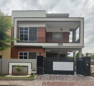 luxury 1 kanal ,house  available  For Rent  in  F-11 Islamabad