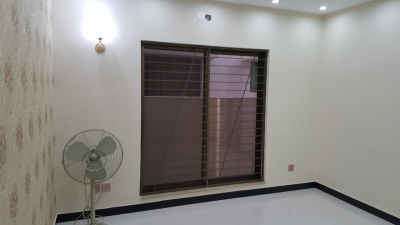 10 MARL HOUSE FOR SALE IN SECTOR A BLOCK VERY GOOD LOCATION