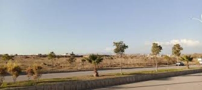 Block V 10 Marla Plot for sale in Gulberg Green Islamabad 