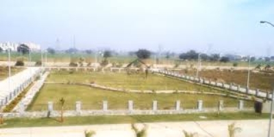 Developed 1 Kanal Plot For sale In E-11/4 Islamabad