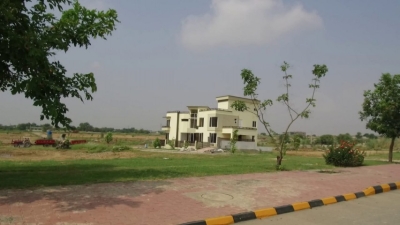 10 Marla plot for sale in Gulberg Islamabad block F