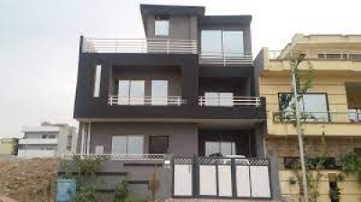 Beautiful House Available For Sale in Multi Gardens Sector B-17 Islamabad