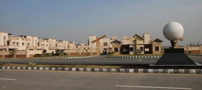 10  MARLA IDEAL PLOT FOR SALE IN SECTOR J DHA LAHORE.