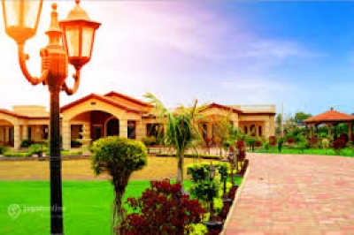 Developed 10 Marla corner Plot Available for sale  in Gulberg Green Islamabad 