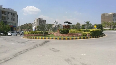 10 Marla Plot Available For sale in BAHRIA TOWN Phase 8 Rawalpindi 