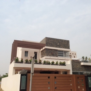 7.5 MARLA TULIP BLOCK CLASSY HOUSE FOR SALE IN BAHRIA TOWN LAHORE.