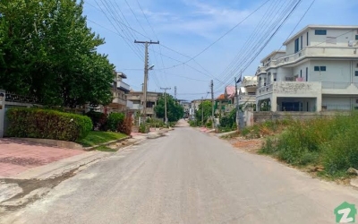 10 Marla Plot For Sale in Pakistan Town