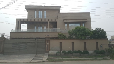 2 KANAL RESIDENTIAL HOUSE IN D BLOCK ON PRIME LOCATION