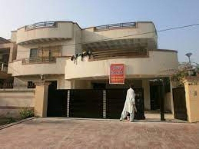 ONE KANAL FULLY FURNISHED DOUBLE UNIT HOUSE FOR RENT IN F 6/1 ISLAMABAD,