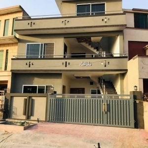 10 Marla Beautiful House Available For Sale in G-9/1 Islamabad