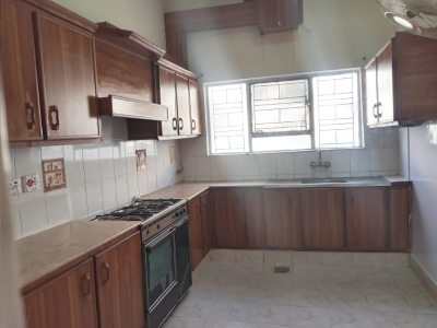 Beautiful 1100 Square feet  3rd floor flat for Sale in G-11/4 Islamabad 