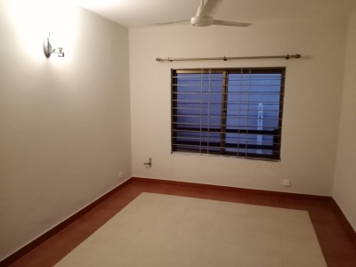 666 SQ.FT FIRST PORTION AVAILABLE FOR RENT IN F-7, ISLAMABAD