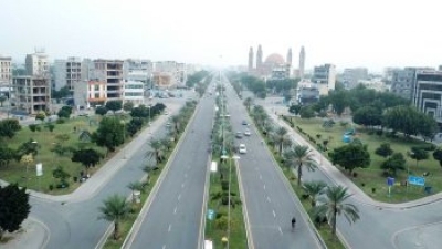10 MARLA RAFI BLOCK PLOT FOR SALE IN BAHRIA TOWN LAHORE.
