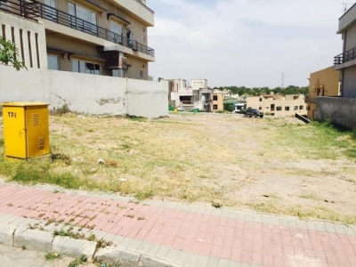 5 Marla Ideal Location Residential Plot For Sale in I-11/2  Islamabad