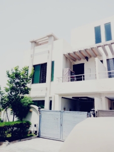 500 Square Yard Double Unit +Basement  ,house  available  For Sale  in  F-11 Islamabad