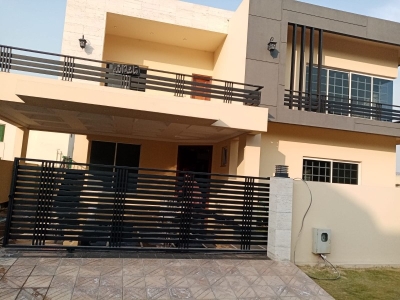 1 kanal Beautiful House For Sale in Sector E DHA 2 Islamabad.