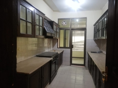 F11,4 IDEAL LOCATION FLATS FOR RENT
