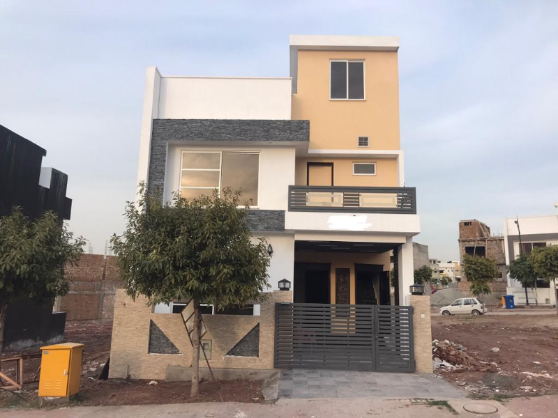 luxury 5 Marla Double story House available for sale in Bahria Enclave Islamabad 