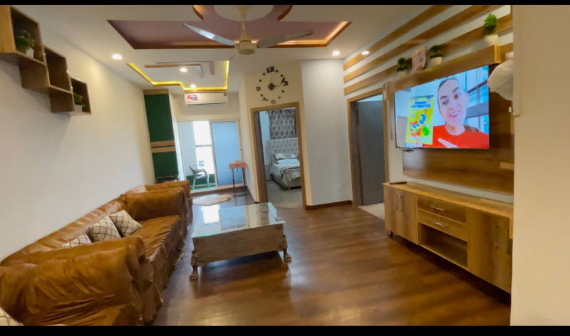 Luxury 1350 Sq Ft 3 Bed Flat for sale in Royal Center, E -11/2 Islamabad